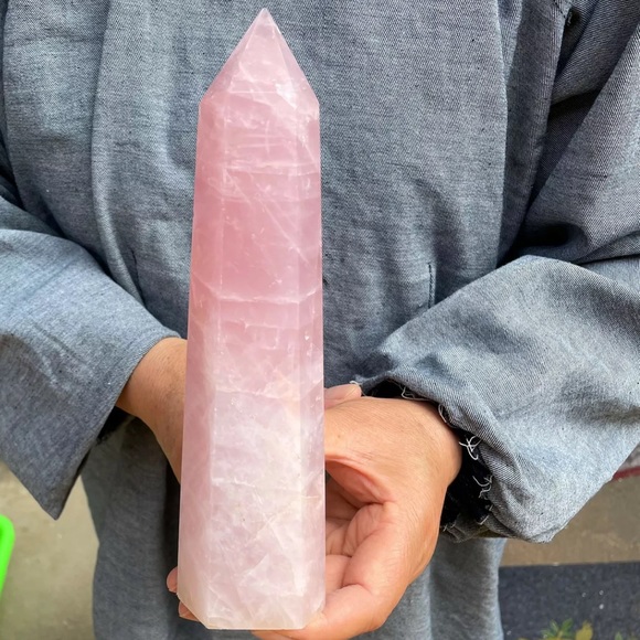 Large ✨Charged✨ Natural Rose Quartz healing tower - Picture 4 of 7